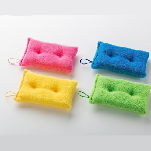 洗浄力×耐久性×安心設計。現場が選ぶ業務用スポンジ すみずみの汚れを落とし、器物を傷つけず、異物混入対策も万全